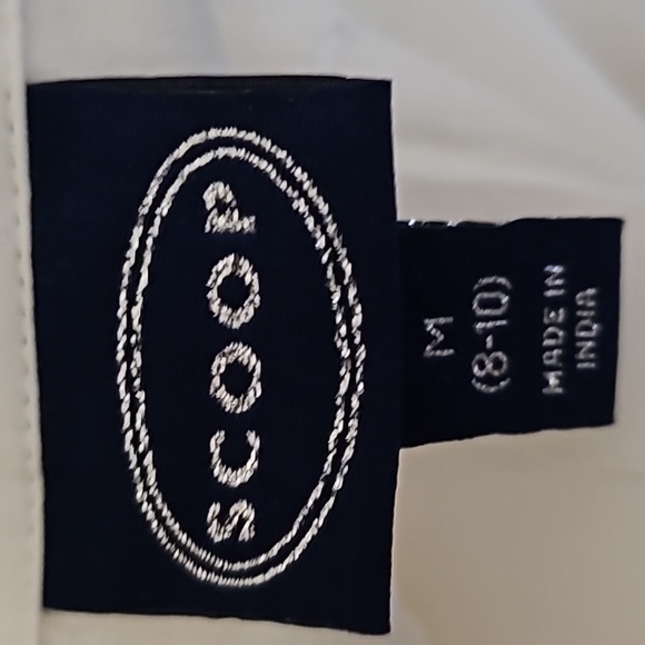 ๐ฃ Scoop Women's White Eyelet Button Down Long Sleeves Size Med ๐ Tags ๐ - Picture 3 of 7